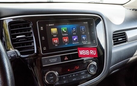 Mitsubishi Outlander III рестайлинг 3, 2018 год, 2 599 000 рублей, 11 фотография