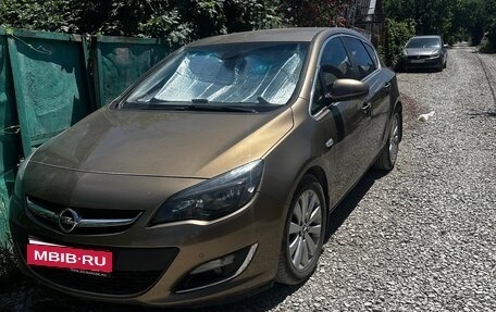 Opel Astra J, 2014 год, 950 000 рублей, 1 фотография