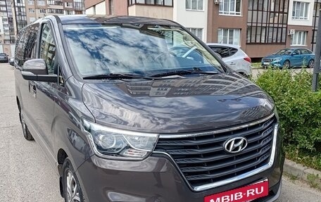 Hyundai H-1 II рестайлинг, 2019 год, 3 900 000 рублей, 6 фотография
