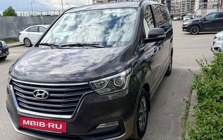 Hyundai H-1 II рестайлинг, 2019 год, 3 900 000 рублей, 10 фотография