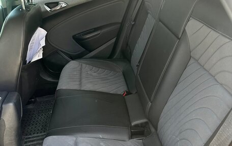 Opel Astra J, 2014 год, 950 000 рублей, 13 фотография