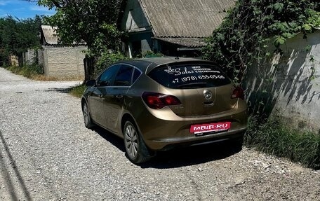 Opel Astra J, 2014 год, 950 000 рублей, 2 фотография