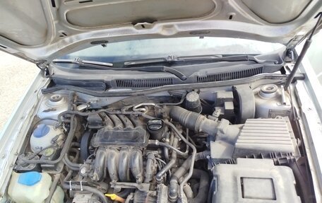 Volkswagen Bora, 2004 год, 290 000 рублей, 18 фотография