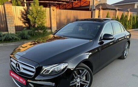 Mercedes-Benz E-Класс, 2017 год, 2 650 000 рублей, 2 фотография