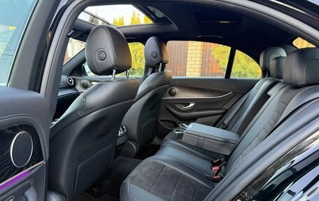 Mercedes-Benz E-Класс, 2017 год, 2 650 000 рублей, 18 фотография