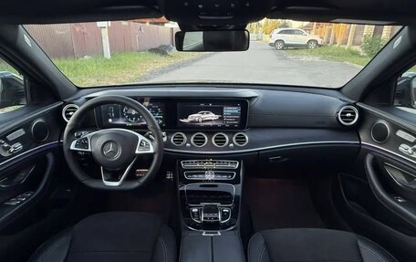 Mercedes-Benz E-Класс, 2017 год, 2 650 000 рублей, 25 фотография