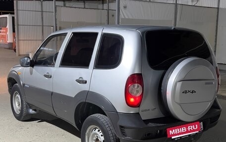 Chevrolet Niva I рестайлинг, 2010 год, 390 000 рублей, 3 фотография