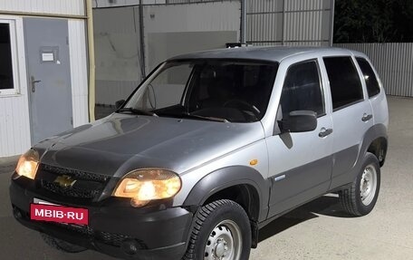 Chevrolet Niva I рестайлинг, 2010 год, 390 000 рублей, 2 фотография