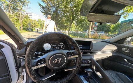 Hyundai Elantra, 2023 год, 1 980 000 рублей, 6 фотография