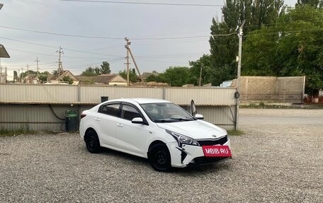 KIA Rio IV, 2019 год, 825 000 рублей, 3 фотография