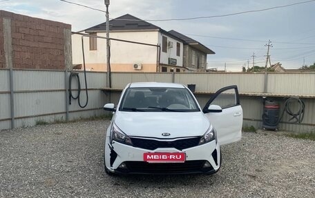 KIA Rio IV, 2019 год, 825 000 рублей, 2 фотография