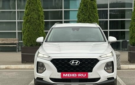 Hyundai Santa Fe III рестайлинг, 2018 год, 2 295 000 рублей, 2 фотография