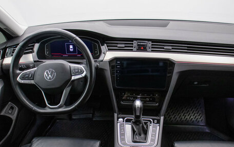 Volkswagen Passat B8 рестайлинг, 2020 год, 3 199 000 рублей, 12 фотография
