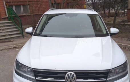 Volkswagen Tiguan II, 2018 год, 2 100 000 рублей, 1 фотография
