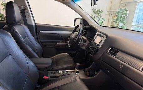Mitsubishi Outlander III рестайлинг 3, 2012 год, 1 399 000 рублей, 9 фотография