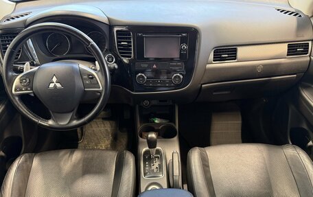 Mitsubishi Outlander III рестайлинг 3, 2012 год, 1 399 000 рублей, 8 фотография