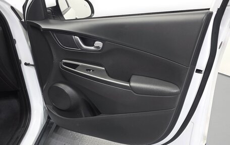 Hyundai Kona I, 2022 год, 1 430 000 рублей, 24 фотография
