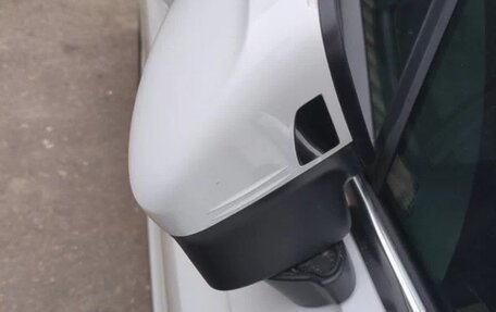 Volkswagen Tiguan II, 2018 год, 2 100 000 рублей, 4 фотография