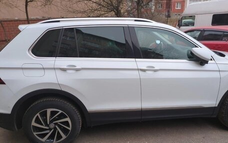 Volkswagen Tiguan II, 2018 год, 2 100 000 рублей, 3 фотография