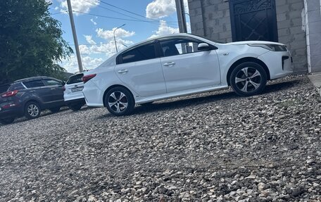 KIA Rio IV, 2017 год, 800 000 рублей, 2 фотография