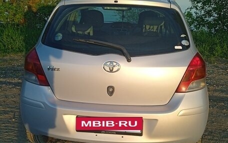 Toyota Vitz, 2010 год, 580 000 рублей, 2 фотография