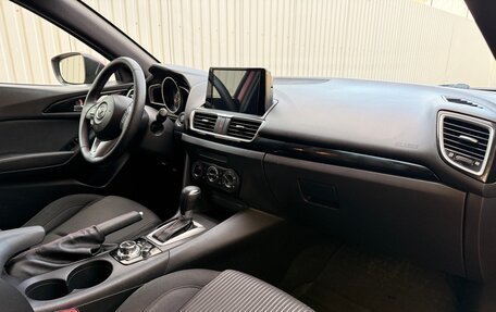 Mazda 3, 2014 год, 1 000 000 рублей, 18 фотография