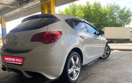 Opel Astra J, 2011 год, 590 000 рублей, 4 фотография