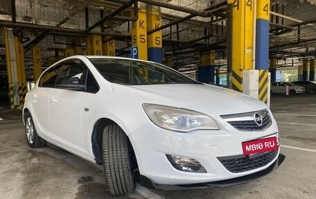 Opel Astra J, 2011 год, 590 000 рублей, 2 фотография