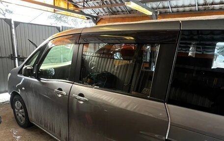 Nissan Serena IV, 2010 год, 910 000 рублей, 3 фотография