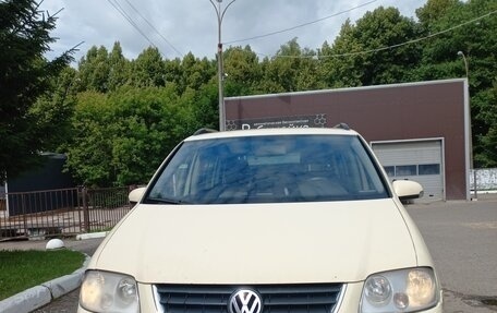 Volkswagen Touran III, 2006 год, 430 000 рублей, 1 фотография