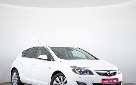 Opel Astra J, 2011 год, 659 000 рублей, 1 фотография