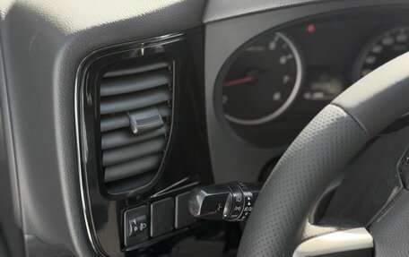 Mitsubishi Outlander III рестайлинг 3, 2012 год, 1 285 000 рублей, 13 фотография
