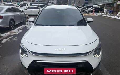 KIA Niro, 2023 год, 1 620 000 рублей, 2 фотография