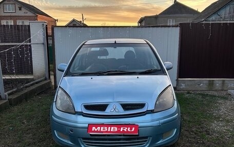 Mitsubishi Colt VI рестайлинг, 2003 год, 250 000 рублей, 1 фотография