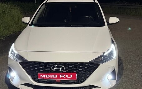 Hyundai Solaris II рестайлинг, 2021 год, 1 500 000 рублей, 1 фотография