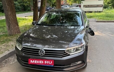 Volkswagen Passat B8 рестайлинг, 2015 год, 1 100 000 рублей, 2 фотография