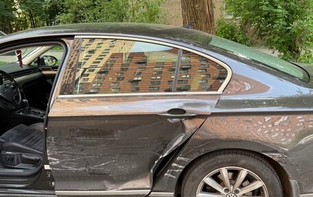 Volkswagen Passat B8 рестайлинг, 2015 год, 1 100 000 рублей, 20 фотография
