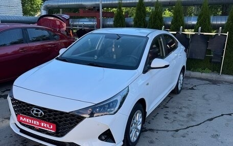 Hyundai Solaris II рестайлинг, 2021 год, 1 500 000 рублей, 4 фотография