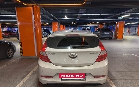 Hyundai Solaris II рестайлинг, 2015 год, 650 000 рублей, 3 фотография