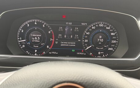 Volkswagen Tiguan II, 2018 год, 2 222 000 рублей, 16 фотография
