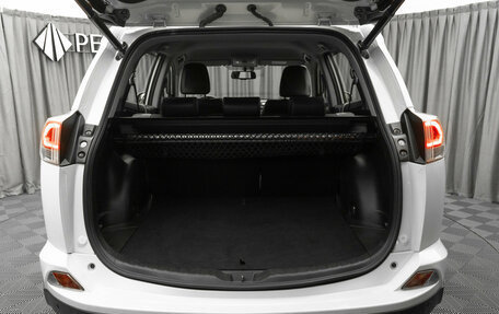Toyota RAV4, 2018 год, 2 850 000 рублей, 24 фотография