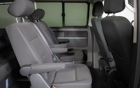 Volkswagen Multivan T6 рестайлинг, 2017 год, 4 155 000 рублей, 11 фотография