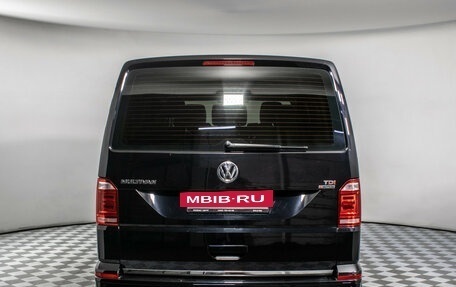 Volkswagen Multivan T6 рестайлинг, 2017 год, 4 155 000 рублей, 7 фотография