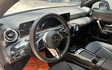 Mercedes-Benz A-Класс, 2023 год, 1 530 000 рублей, 10 фотография