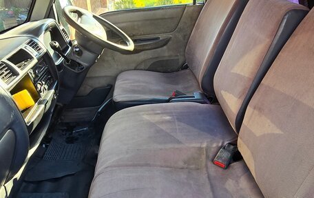 Mazda Bongo IV, 2001 год, 400 000 рублей, 11 фотография