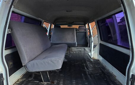 Mazda Bongo IV, 2001 год, 400 000 рублей, 8 фотография