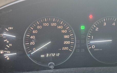 Toyota Land Cruiser 100 рестайлинг 2, 2003 год, 1 600 000 рублей, 10 фотография
