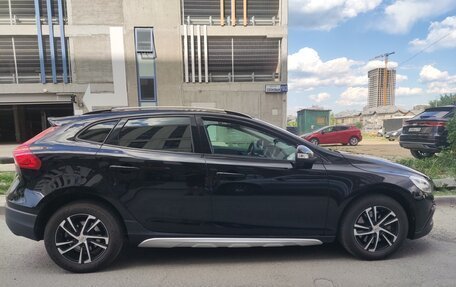 Volvo V40 Cross Country I, 2018 год, 1 350 000 рублей, 7 фотография