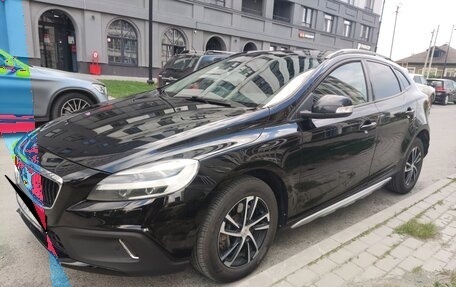 Volvo V40 Cross Country I, 2018 год, 1 350 000 рублей, 4 фотография