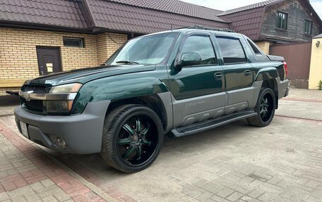 Chevrolet Avalanche I, 2002 год, 2 400 000 рублей, 2 фотография
